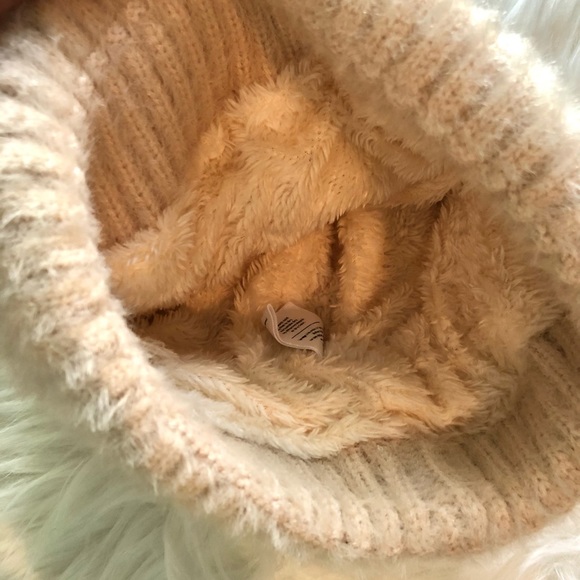 Oak + Fort Fuzzy Beanie - Picture 2 of 3